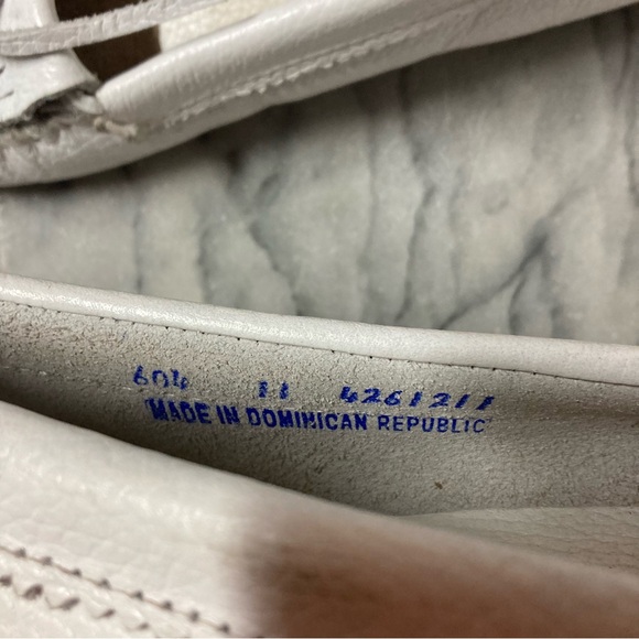 Minnetonka Moccasins Slip Ons White Leather Beaded Size 11 - Picture 8 of 9